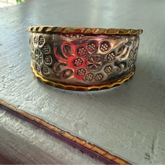 925 Sterling Silver Mexico Etched Flowers Cuff Bracelet - Picture 9 of 13